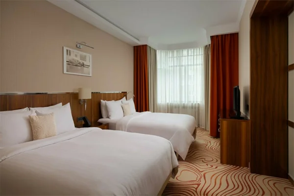 Люкс с 2 кроватями «Queen size» — спальня